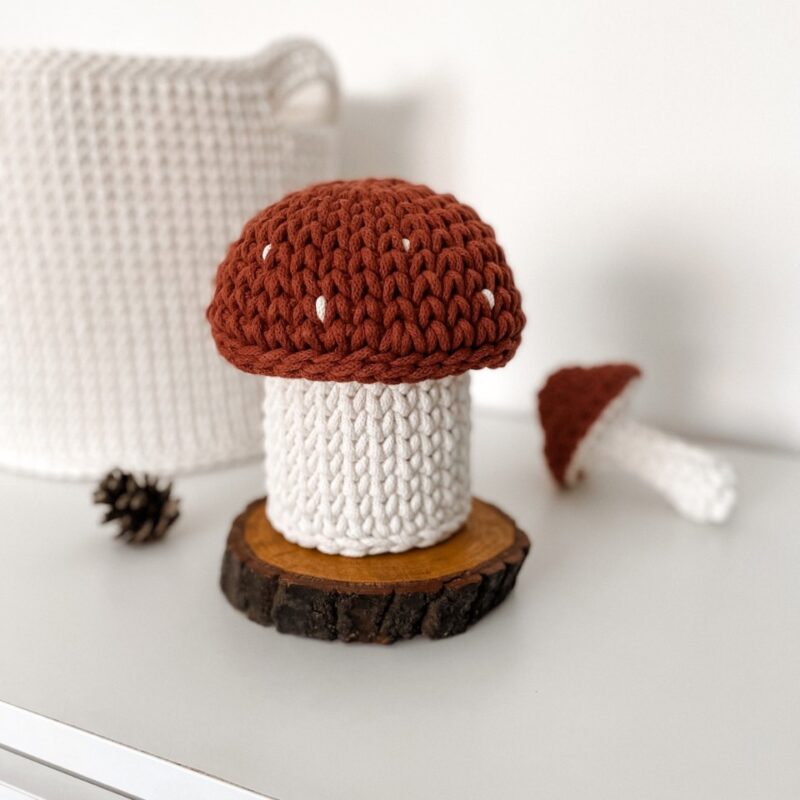 Horgolt gomba tároló kosár